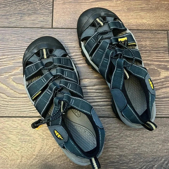 Men’s Keen Sandals - Picture 3 of 7